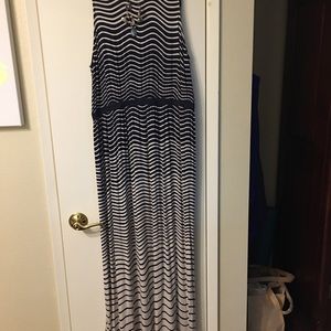 NWOT. Classy maxi. 😍